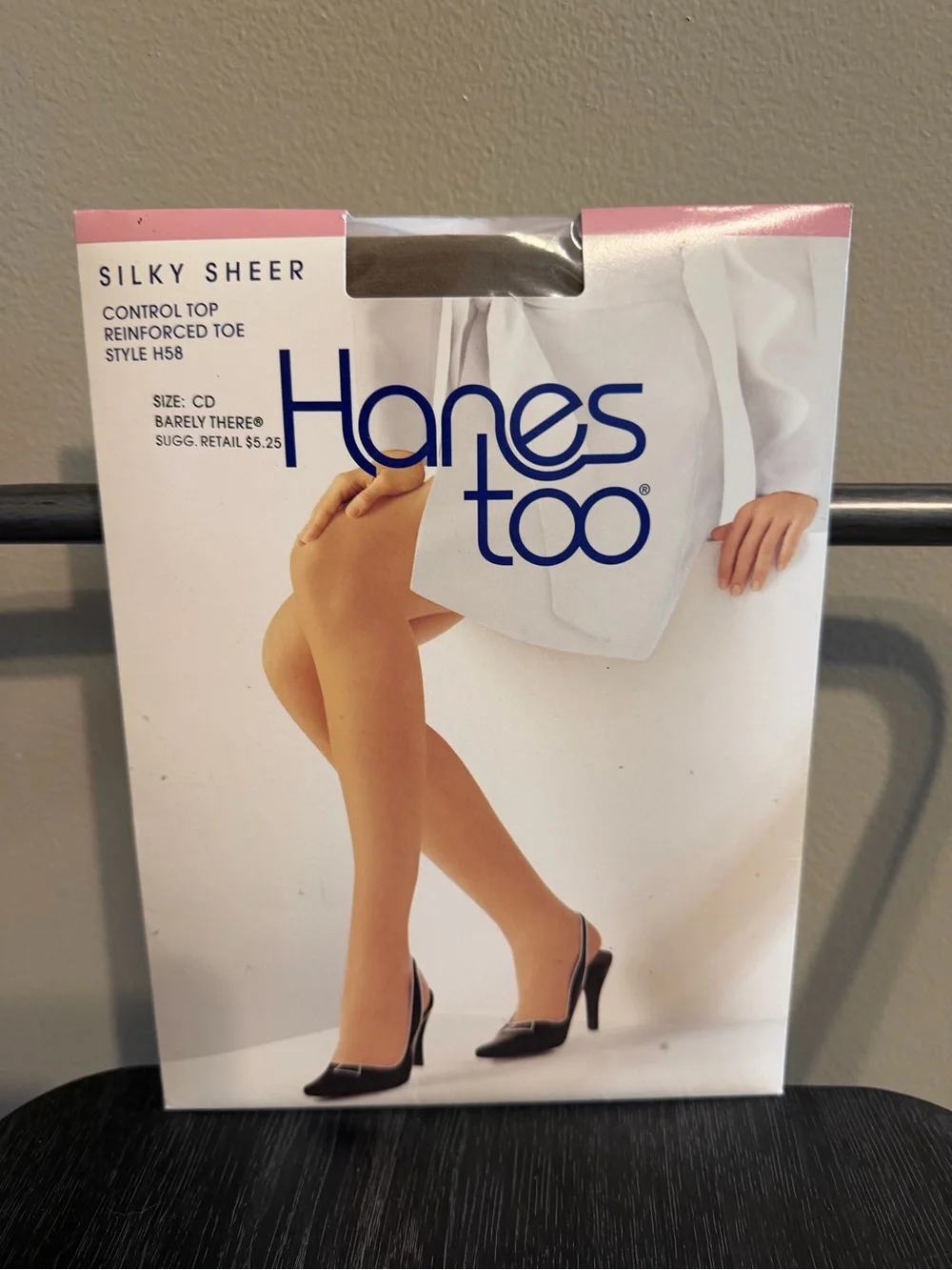 Vintage Hanes Too Silky Sheer Pantyhose Control Top Barely There Size CD NIP